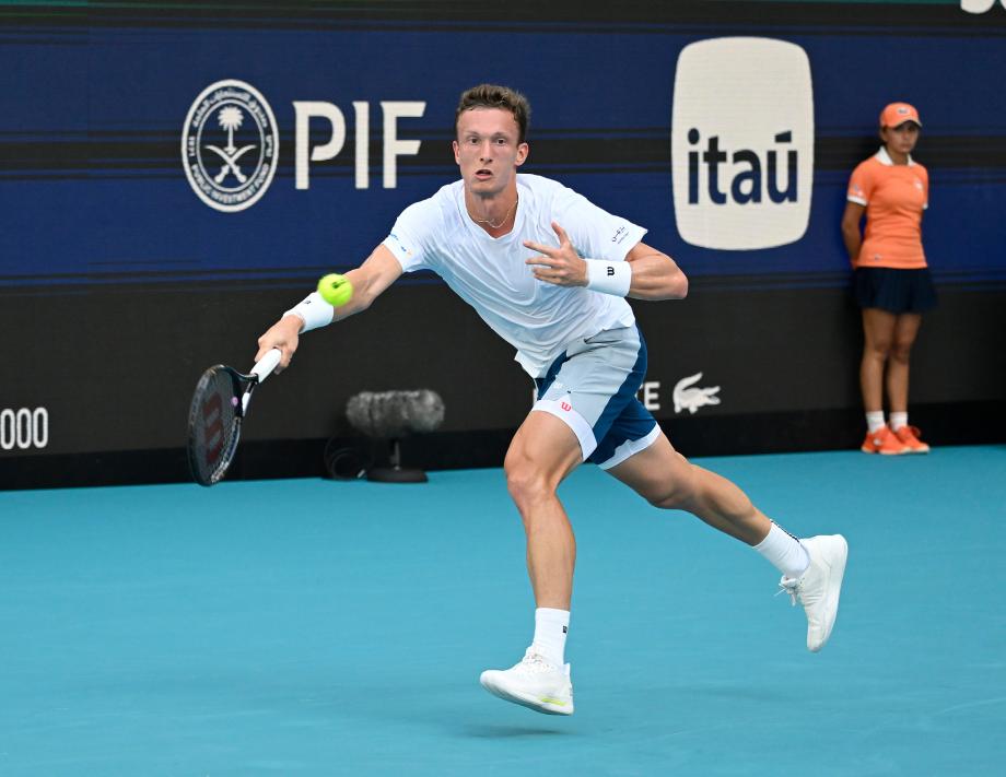 开云体育app-仅用时75分钟 莱赫卡2-0菲斯生涯首进大师赛决赛